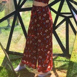 American Eagle Women's Red Floral Flowy Wide-Leg Jumpsuit Pants